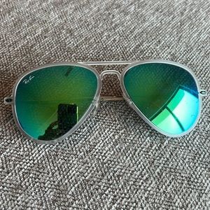 Green/blue reflective ray ban